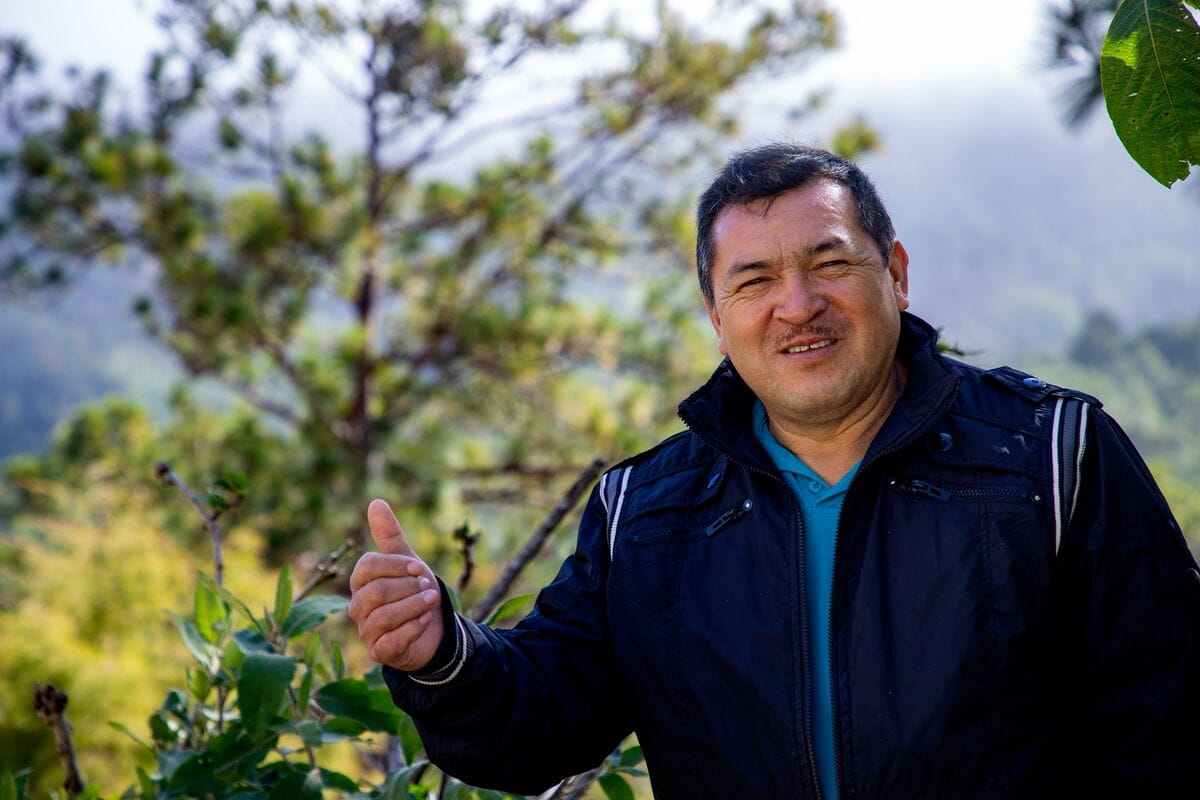 alt="Pastor Genaro in Honduras"