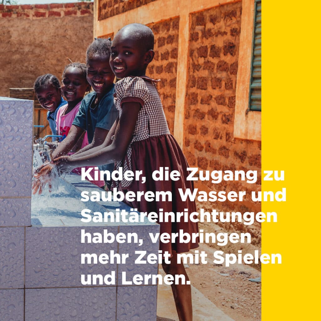 alt="Weltwassertag 2023, Kinder haben endlich Zugang zu sauberem Wasser, Compassion Deutschland"