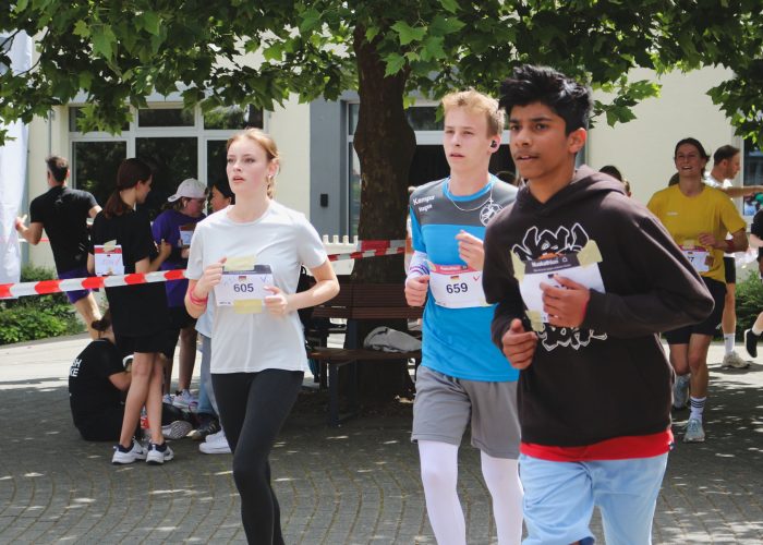 alt="Muskathlon Home 2024, Compassion Deutschland, AHFS Gießen, Christliche Schule, Schüler Charity Lauf, Compassion starker Einsatz beim Muskathlon"