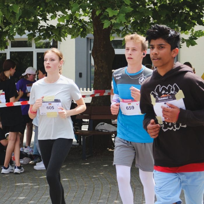 alt="Muskathlon Home 2024, Compassion Deutschland, AHFS Gießen, Christliche Schule, Schüler Charity Lauf, Compassion starker Einsatz beim Muskathlon"