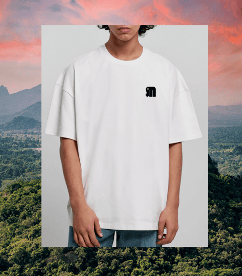 alt="Sri Lanka, T-Shirt von Art Helps, Modedesign Workshop mit Compassion und Bernd Keller"