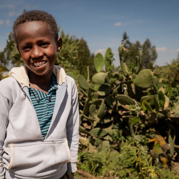 alt="Selam auf einem Weg in Äthiopien, Compassion Deutschland"