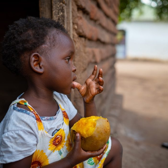 alt="Florence in Malawi, Vom Hunger heimgesucht, Lebensmittelknappheit, Nahrungsmittelkrise, Compassion Deutschland"