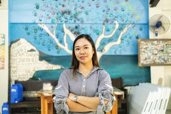 Selma hilft missbrauchter Familie trotz Warnungen lokaler Beamter.