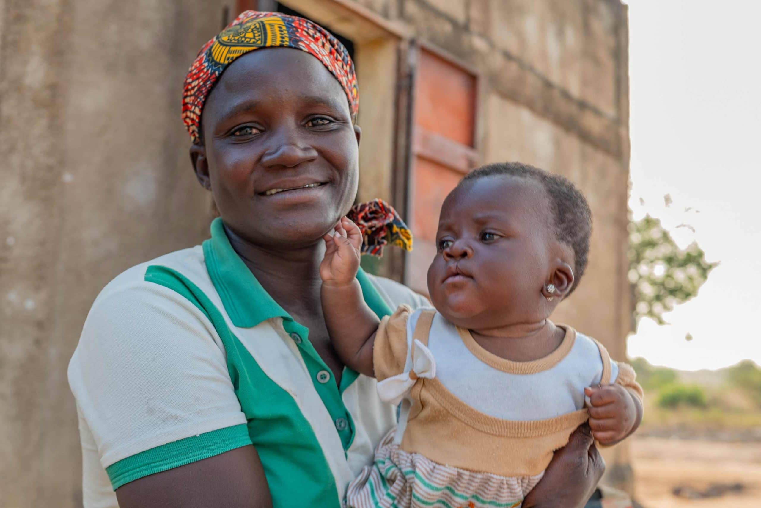 Mutter mit Tochter glücklich, Null Toleranz für FGM, Compassion Deutschland