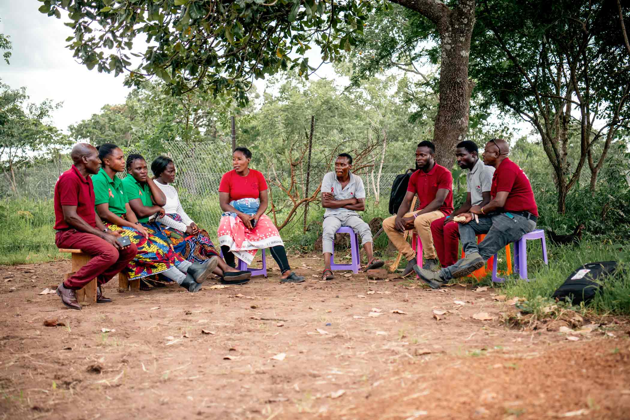 Leiter der Kirche des Ortes kommen zusammen um zu beraten, Sambia, Compassion Deutschland, Starke Partnerschaft